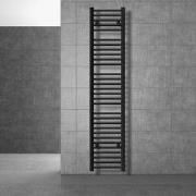 Badkamerradiator 300x1800 mm zwart met zijaansluiting LuxeBath