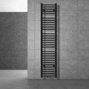 Badkamerradiator met middenaansluiting 300x1800 mm zwart mat recht met...