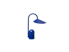 ferm LIVING - Arum Portable Taffellamp IP44 Bright Blue